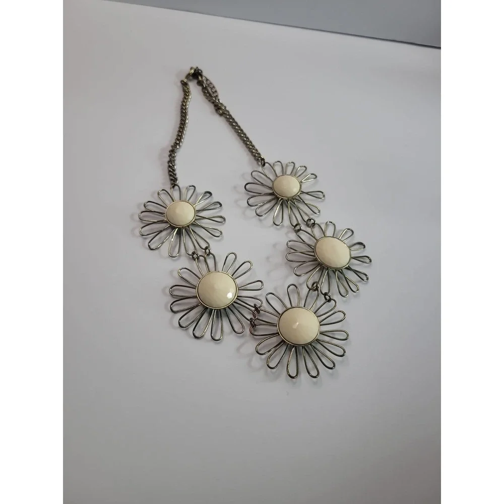 Gold Tone Daisy Flower Statement Necklace Cream Cabochon Floral Retro Mod